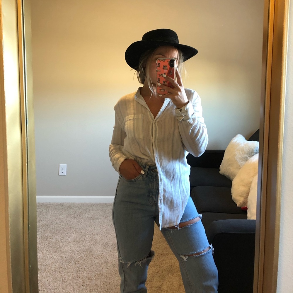 Treasure & Bond white and blue button up shirt